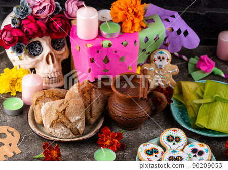 Traditional Day of the dead food 90209053
