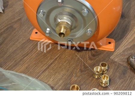 Installation of a hydraulic tank for water supply systems Installation of a hydraulic tank for water supply systems 90209812