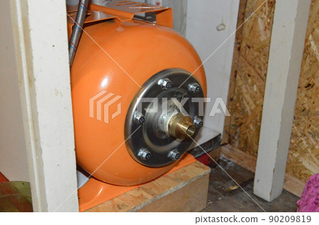Installation of a hydraulic tank for water supply systems 90209819