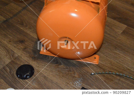 Installation of a hydraulic tank for water supply systems 90209827
