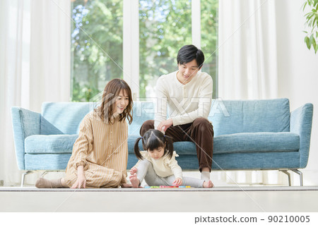 Family of three 90210005