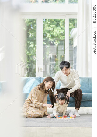 Family of three 90210006