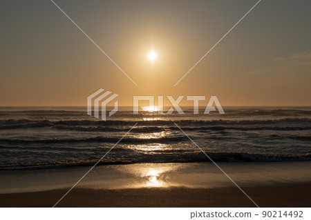 鹿島海的風景在清晨須田濱海岸 5 月 鹿島海的風景在清晨須田濱海岸 5 月 90214492