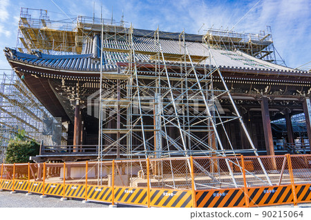Amidado under renovation work at Higashi Honganji Temple in Kyoto City 90215064