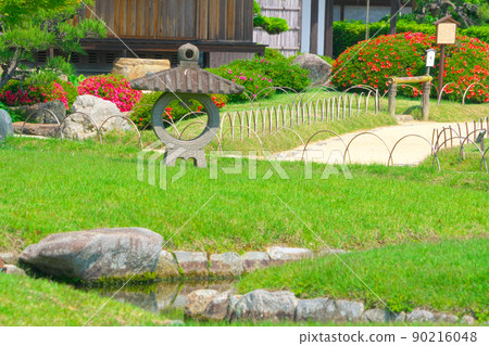 [Three Great Gardens of Japan] Special Place of Scenic Satsuki Blooming Early Summer Korakuen Korakumizu and Hotaru Lantern 2 Kita-ku, Okayama City, Okayama Prefecture 90216048