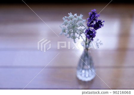 Beautiful table flower Beautiful table flower 90216068