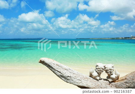 Okinawa's blue sea and shisa Okinawa's blue sea and shisa 90216387