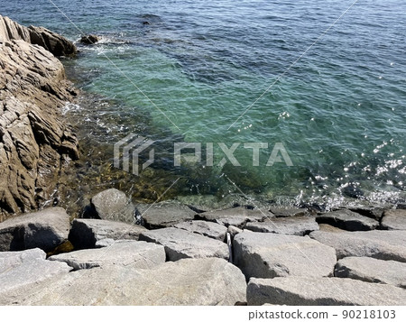 岩石和碼頭 90218103