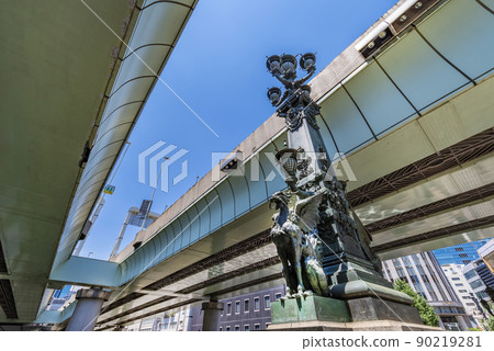 Kirin statue of Tokyo Nihonbashi and Metropolitan Expressway 90219281