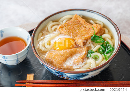 Home-cooked fox udon with eggs Home-cooked fox udon with eggs 90219454