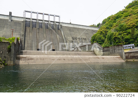 Sayameiura Dam, view from directly below the dam (Kochi Prefecture) Sayameiura Dam, view from directly below the dam (Kochi Prefecture) 90222724