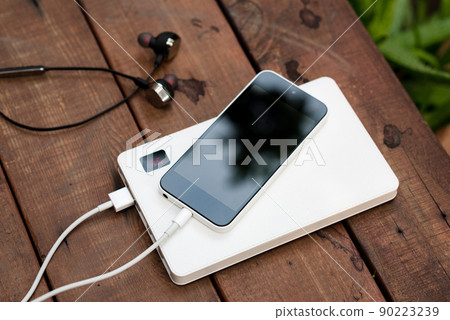 charging smartphone with power bank 90223239