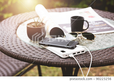 charging smartphone with power bank 90223256