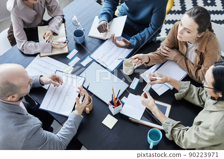 Group Discussion Top View Group Discussion Top View 90223971