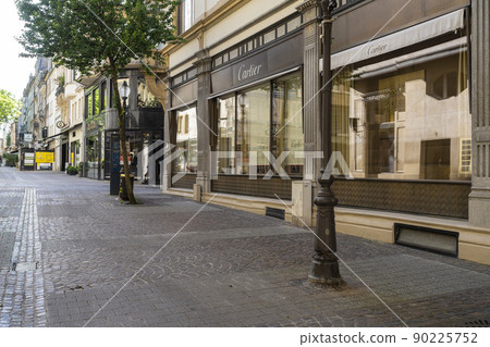 Cartier brand shop in Luxembourg 90225752