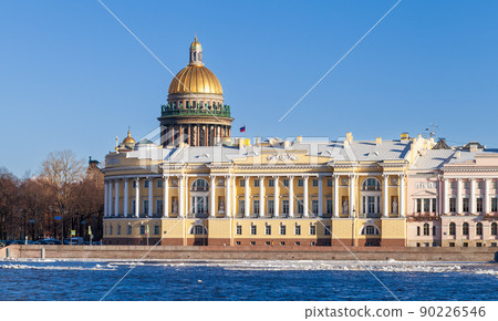 Neva river coast, cityscape of Saint-Petersburg, Russia Neva river coast, cityscape of Saint-Petersburg, Russia 90226546