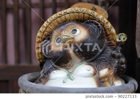 表情迷人的貉公仔（長野縣鹽尻市奈良井宿） 90227133