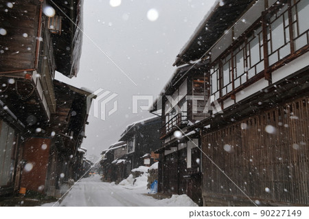 寒冷季節的驛站街景(長野縣鹽尻市奈良井宿) 寒冷季節的驛站街景(長野縣鹽尻市奈良井宿) 90227149