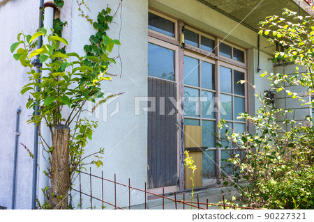 An old and very beautiful building in Bizen City, Okayama Prefecture, Japan 90227321