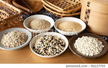 小米壓榨大麥、糯大麥、藜麥、莧菜、煮飯用、各種健康食材 90227705