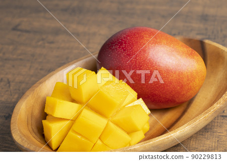 [Tropical fruit] Ripe domestic mango 90229813
