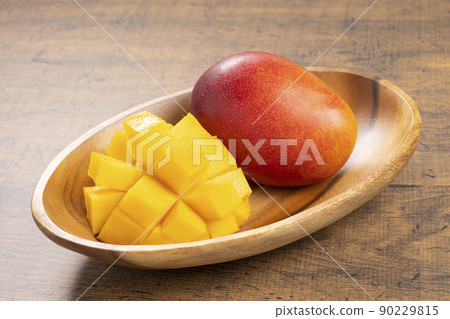 [Tropical fruit] Ripe domestic mango 90229815
