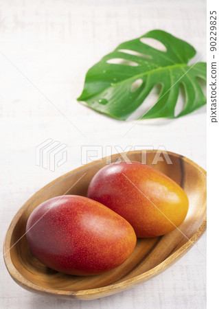 [Tropical fruit] Ripe domestic mango 90229825