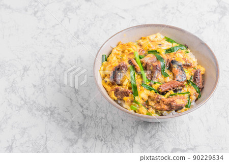 Iwashi egg and rice bowl 90229834
