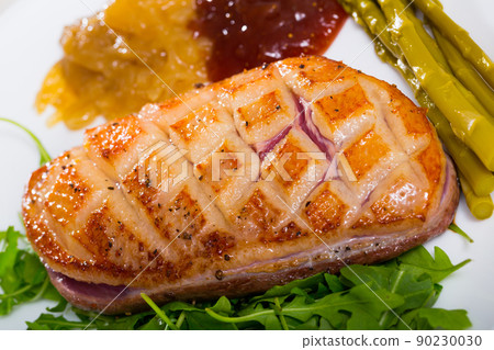 Roasted moulard duck magret 90230030