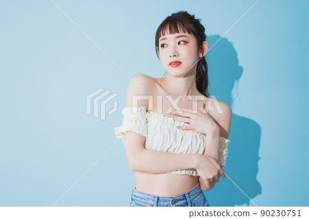 Summer woman light blue back 90230751