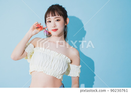 Summer woman light blue back 90230761