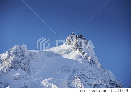 Aiguille du Midi and surrounding mountain range Aiguille du Midi and surrounding mountain range 90231299