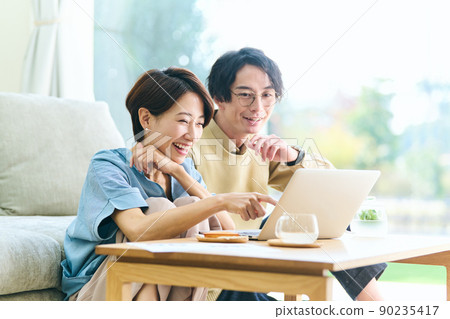 Men and women home Men and women home 90235417