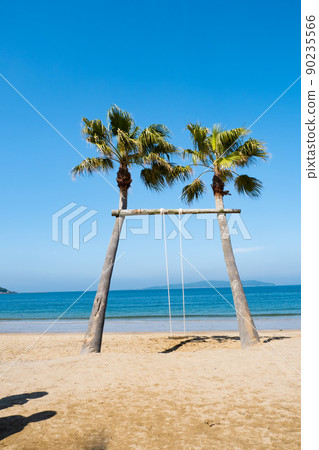 The sea of Itoshima and the palm tree Blanco 90235566