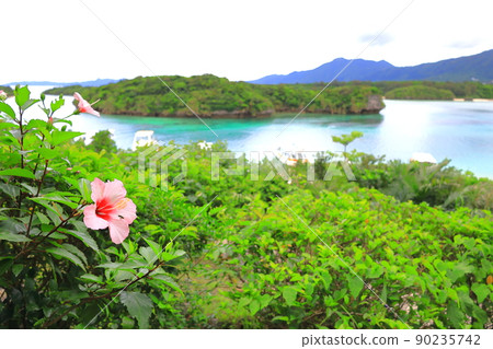 Kabira Bay, a spectacular spot on Ishigaki Island, Okinawa 90235742