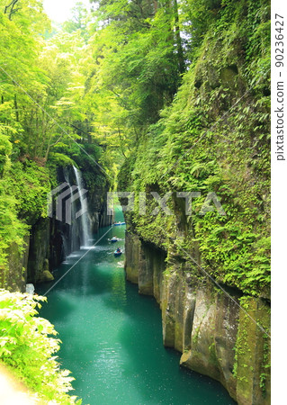 Takachiho Gorge Manai Falls [Takachiho Town, Miyazaki Prefecture] 90236427