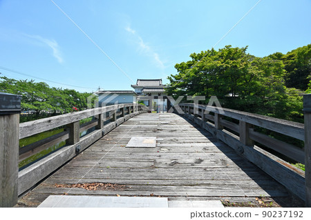 近江“水口城”和“水口岡山城”的來輪和石垣 90237192