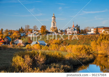 The ancient town of Suzdal in the evening. 90237984
