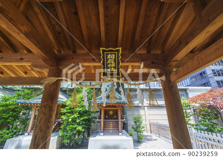 界內北側相堂神社、井笠神社、節松社群（大阪市本町、新綠季節） 90239259