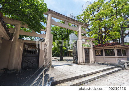 Ikasuri Shrine Mitsutorii（大阪市本町，新綠季節） 90239318