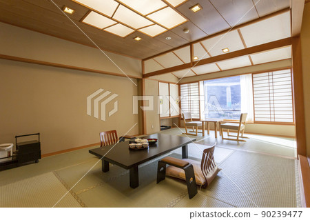 Japanese-style room in a simple inn with a view of the iron bridge 90239477