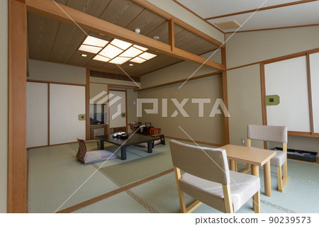 Japanese-style room in a simple inn with a wide connection 90239573