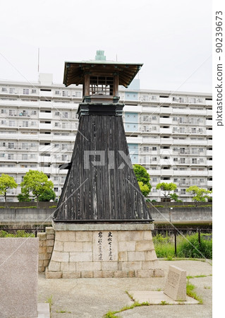 Hyogo Nishinomiya City Imazu Lighthouse (west side, close view, early summer) 90239673