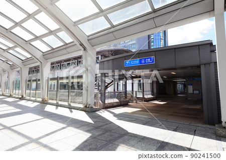 Shiodome Station 90241500