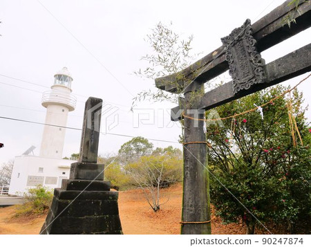 The summit of Yotsuyama, the torii gate of Yotsuyama Shrine and the Yotsuyama Lighthouse (Arao City, Kumamoto Prefecture) 90247874