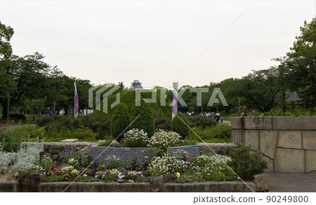 大阪城公園入口處的物體 大阪城公園入口處的物體 90249800
