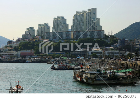 Yeosu in May, the nostalgic sea Yeosu in May, the nostalgic sea 90250375