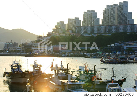 Yeosu in May, the nostalgic sea Yeosu in May, the nostalgic sea 90250406