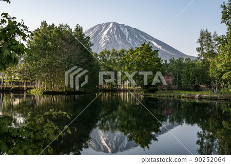 Hokkaido Mt. Yotei Pond 90252064