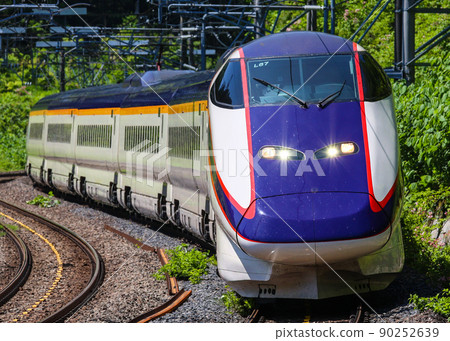 山形新幹線E3系列小翼彎道奔跑 90252639